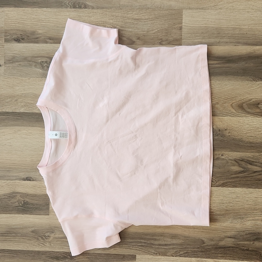 Brand new Cates tee (Lululemon)